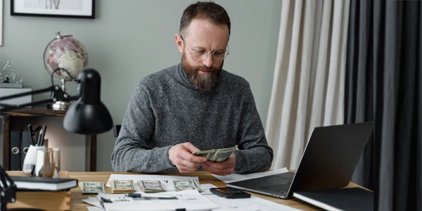 How to use personal savings in different financial situations