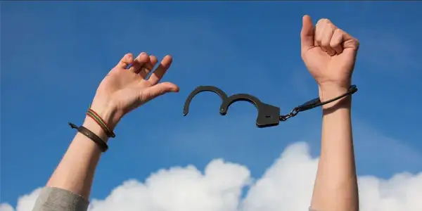 8 Tips and tricks to get out of debt in 2022
